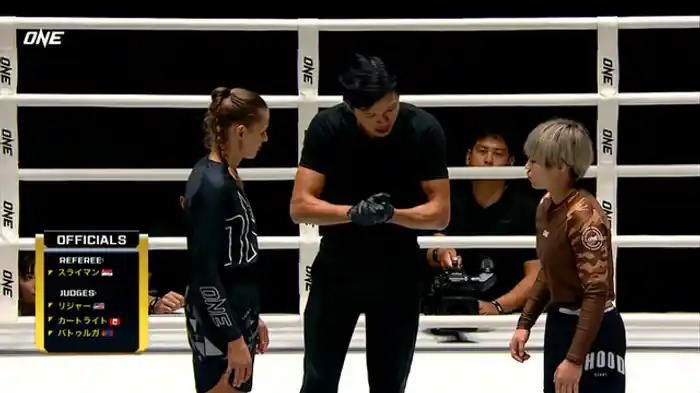 リーシ・ヴァート vs. 高本奈月