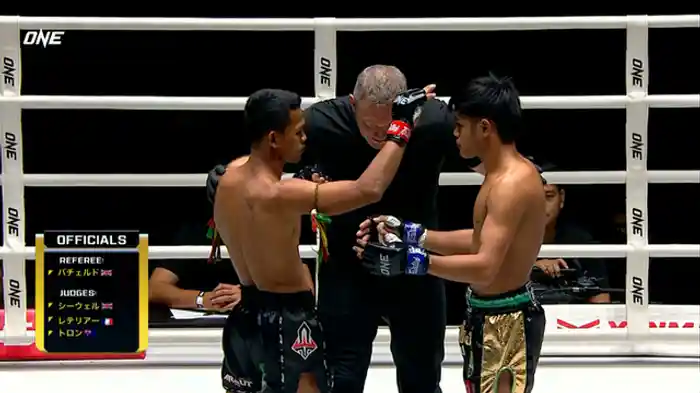 クンポンノーイ・ソー・ソンマイ vs. ソンファンコン・FAグループ