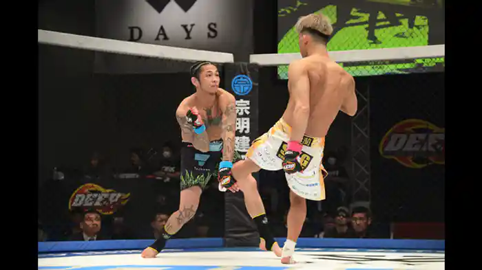 関原翔 VS マサト・ナカムラ
