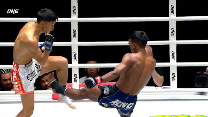 スライマン・ルクスアン vs. 佐藤知稀