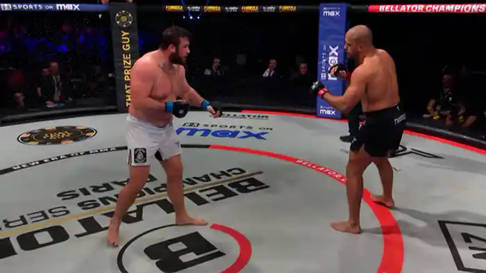 スリム・トラベルシ vs. ルイ・サザーランド