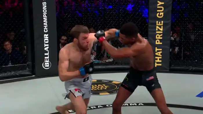 パッチー・ミックス vs. マゴメド・マゴメドフ