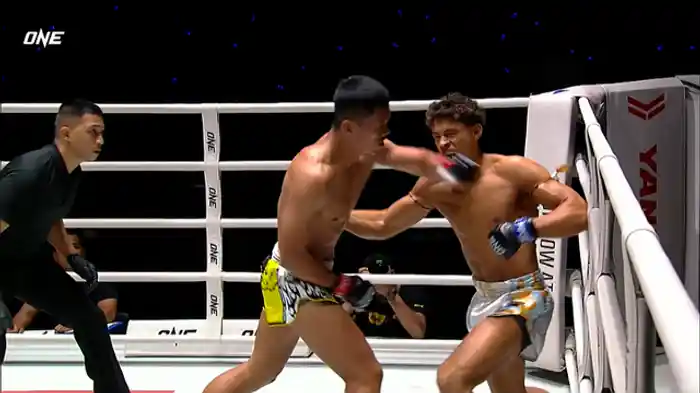 コンクライ・ソー・ソンマイ vs. オーティス・ワグホーン