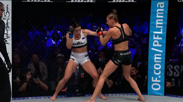 ダコタ・ディチェバ vs. チェルシー・ハケット