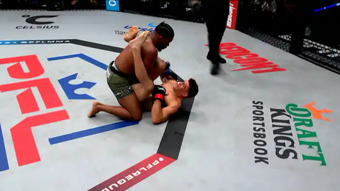 ブレント・プリマス vs. ソロモン・レンフロ