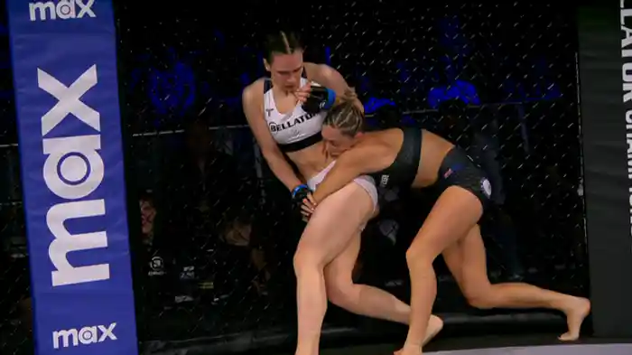 ミシェル・モンタギュー vs. キャロリーナ・ソベック