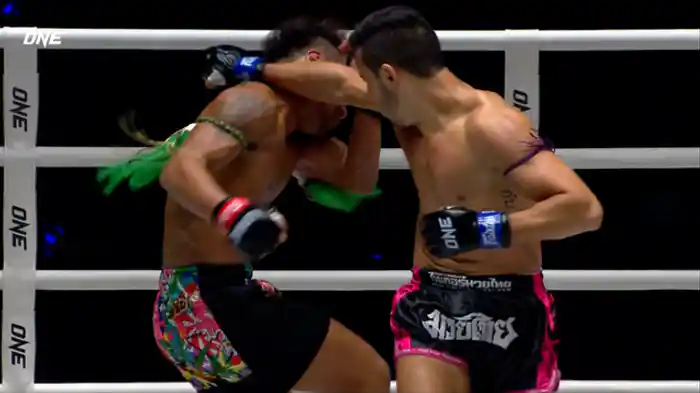 セクサン・フェアテックス vs. アミル・シャフマルザージャ