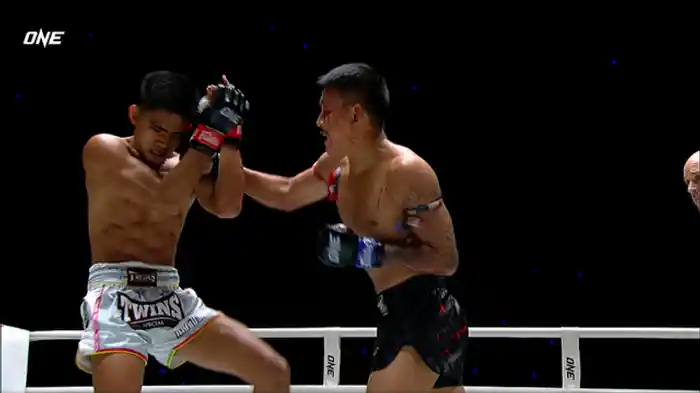 ペットチュンチョン・チョー・ハパヤック vs. シンウドン・デペッシートン