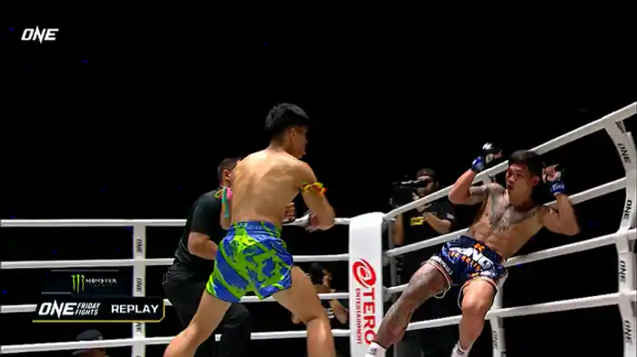 ガオテーム・フェアテックス vs. ワンパデ・ルクスアン