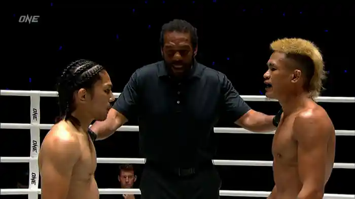 箕輪ひろば vs. ジェレミー・ミアド