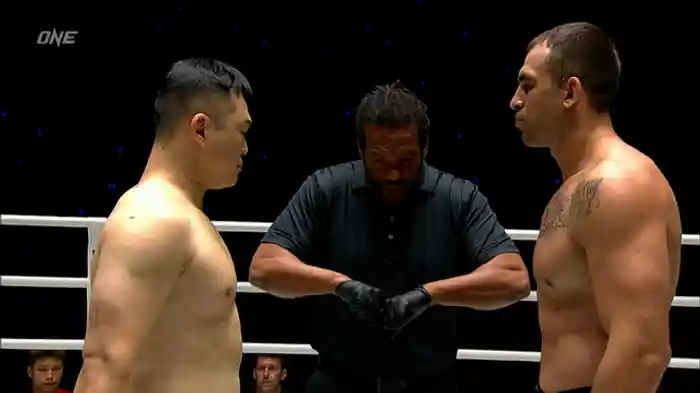 カン・ジウォン vs. キリル・グリシェンコ