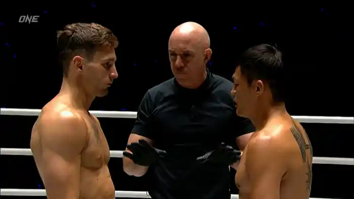 ニコ・カリロ vs. セーマペッチ・フェアテックス