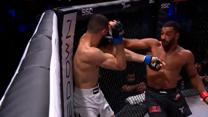 モハメド・アラクラ vs. ユセフ・ブアバス