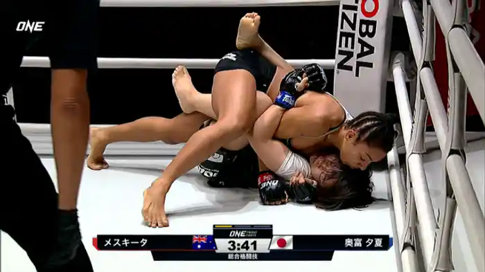 ファイニー・メスキータ vs. 奥富夕夏