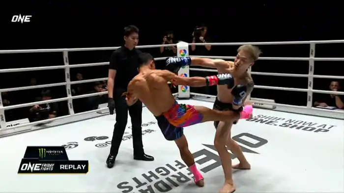 ファジャラット・ソー・デチャパン vs. 黒田直也