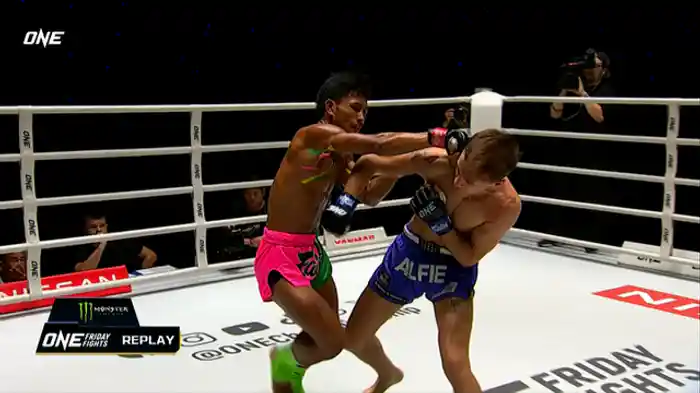 ソンラック・シット・ポー・ジョ・ーウォー vs. アルフィー・ポンティング