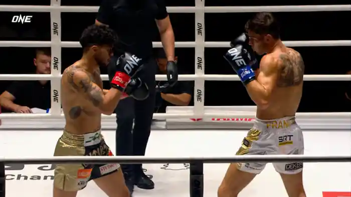 リカルド・ブラボ vs. ジョージ・ジャービス