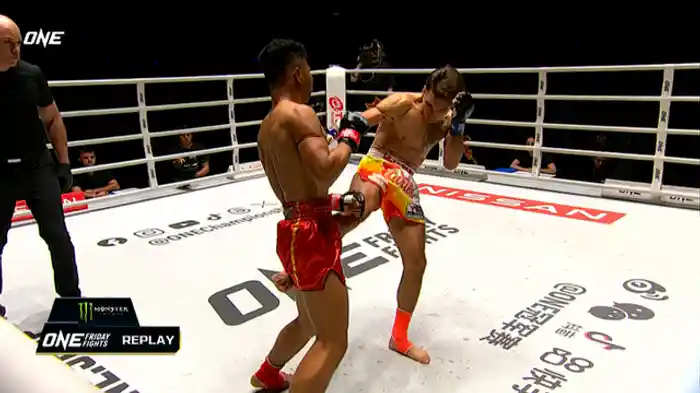 ウィン・シットジェニム vs. チャビエル・ゴンザレス