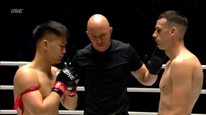 ランボーレック・チョー・アッジャラブーン vs. クレイグ・コークレイ