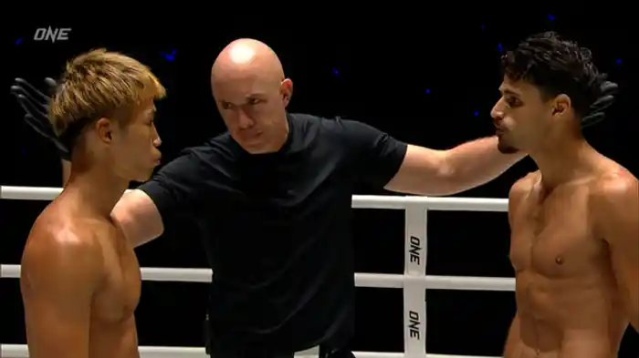 内藤大樹 vs. エリアス・マムーディ