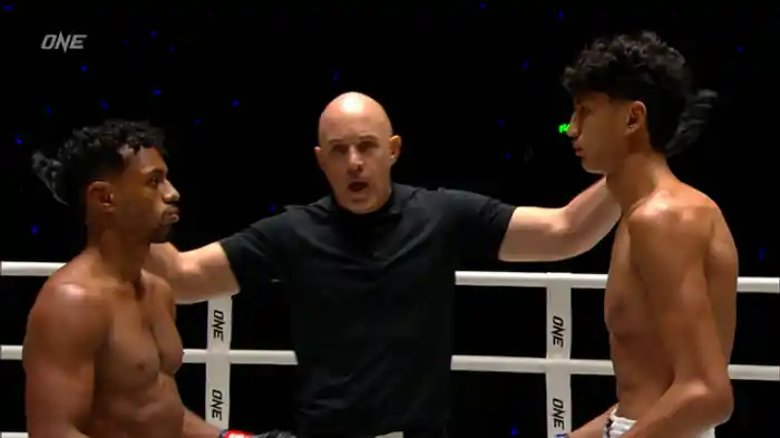 フェリペ・ロボ vs. ナビル・アナン