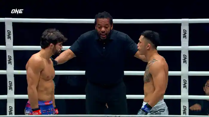 ゲイリー・トノン vs. マーティン・ニューイェン