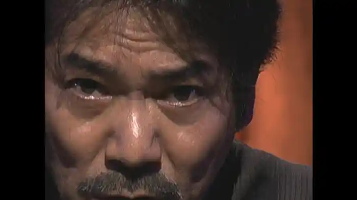 銀色の靴の女/長い遺体