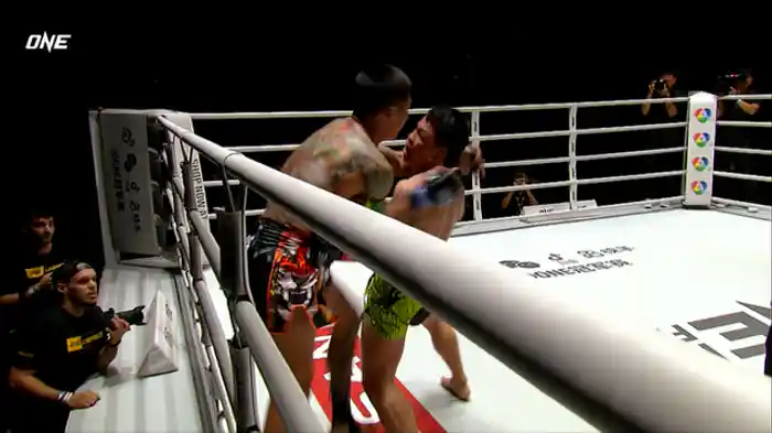 ガオグライ・チョー・ハパヤック vs. シンタナワット・ノックイーラックラバン