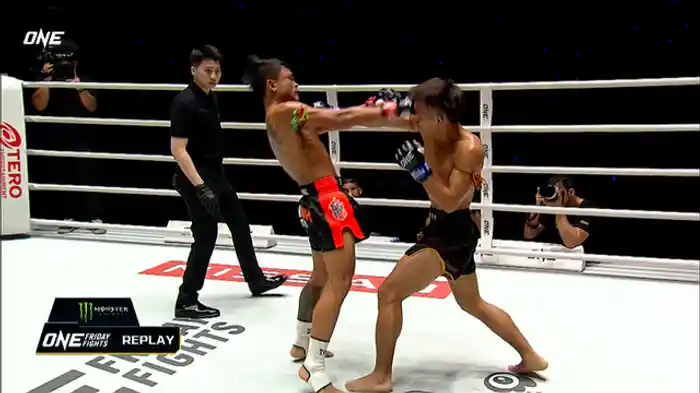 チャッピチット・ソーソー・トイパドリュー vs. クンスック・ソー・デチャパン