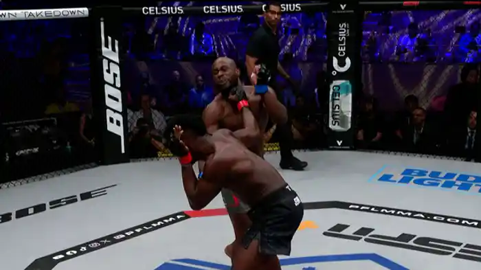 サド・ジーン vs. クリス・ブラウン