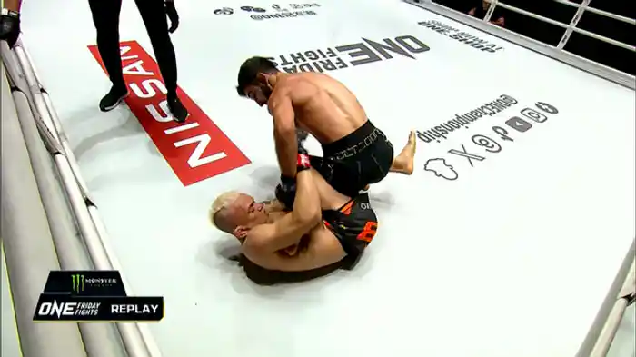 ホビソン・ジ・オリベイラ vs. ラヒール・バギロフ