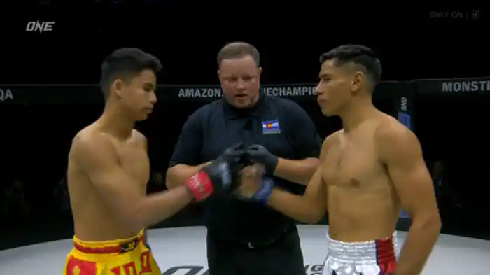 ジョハン・ガザリ vs. ホスエ・クルス