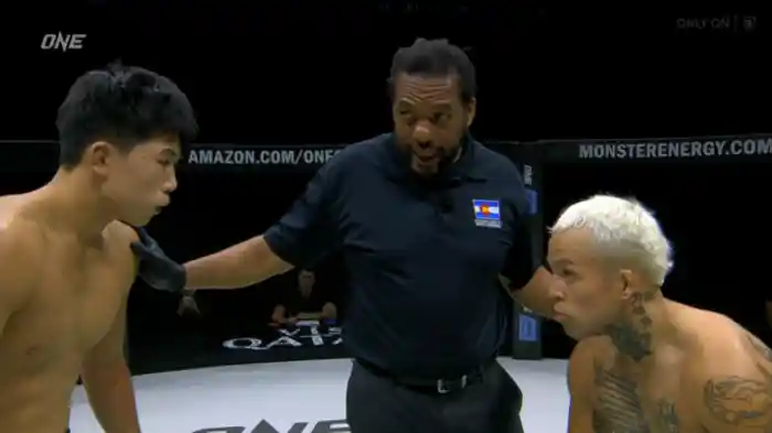 エイドリアン・リー vs. ニコ・コルネホ