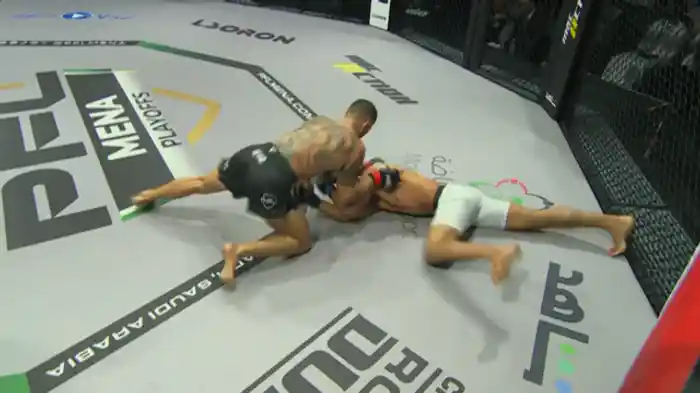 ジョルジュ・エイド vs オマール・レギギ