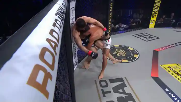 ヤクブ・カシュバ vs ダニエル・スカティッツィ