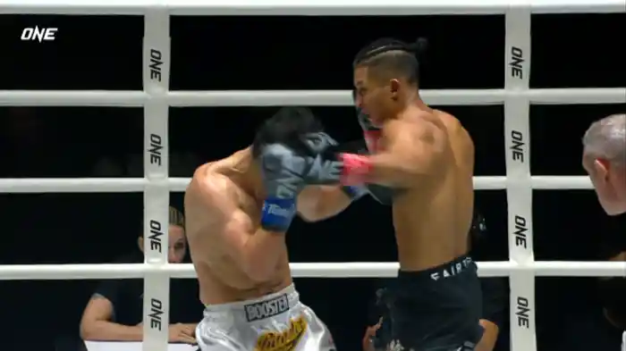 秋元皓貴 vs. イリアス・エナッシ