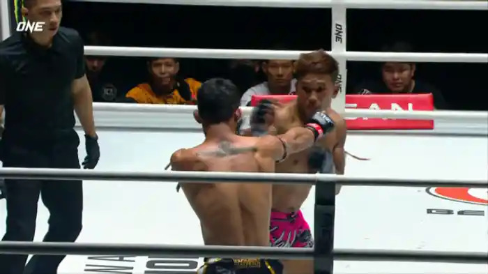 スーブラック・トー・プラン49 vs. クラップダム・ソー・チョー・ピャッウータイ