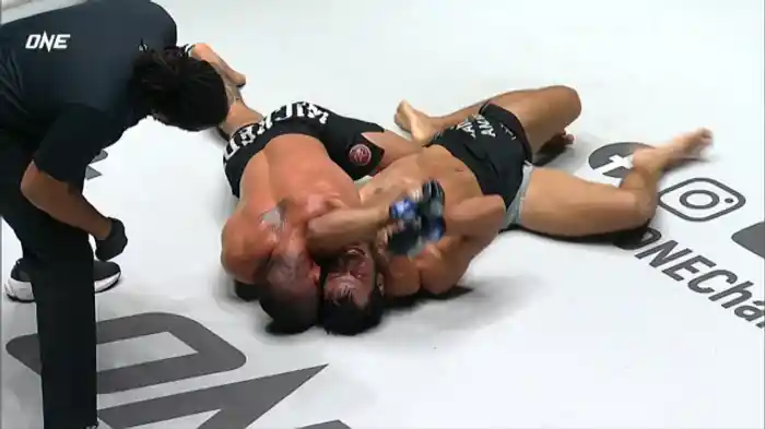 ルーカス・ガブリエウ vs. ザキムラッド・アミルジャノフ