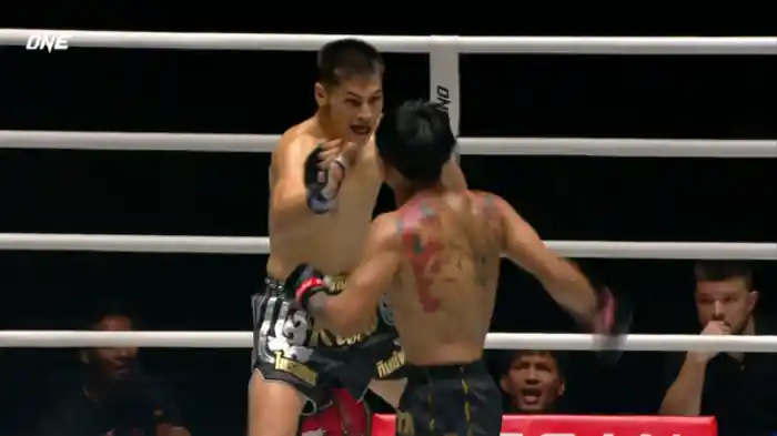 チャマ・スーパーボン・トレーニング・キャンプ vs. ウザイル・イスモイルジャノフ