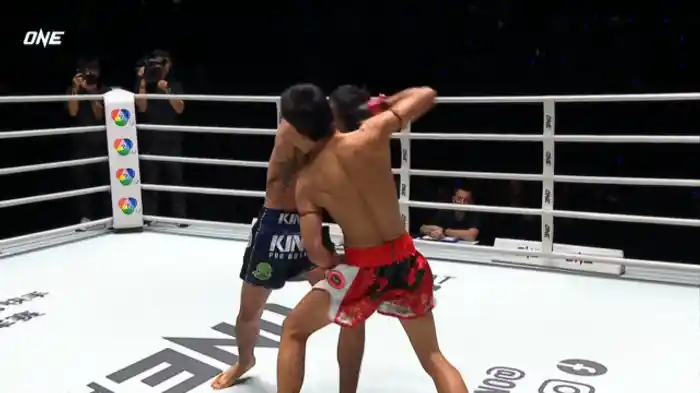 パエイム・ソー・ブンミーリット vs. アピデート・フィエット・パトゥム