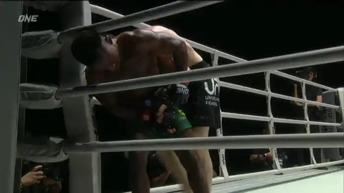 ボカン・マスンヤネ vs. マンスール・マラチエフ