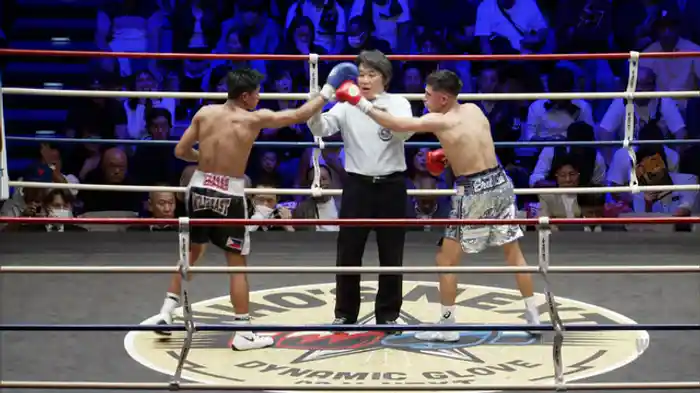 エイドリアン・アルバラード vs エイドリアン・ レラサン