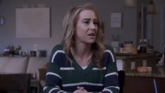 昆虫型宇宙人と光る球体