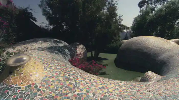 クジラのような家