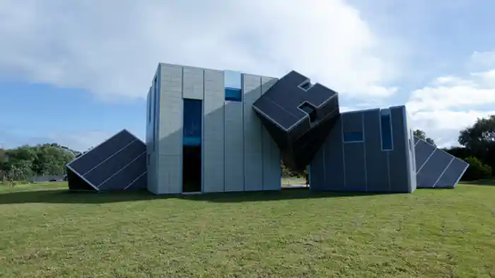 サソリのような家