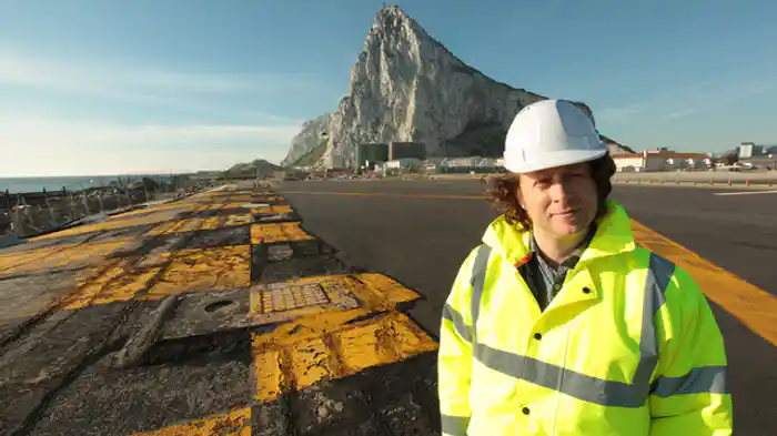 スキージャンプ台/ジブラルタル国際空港