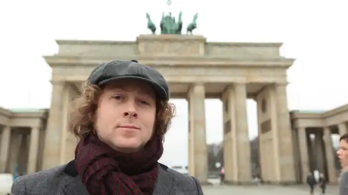 車を溶かすビル/ベルリンの未完成空港