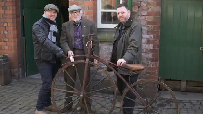 ダンテのフェイスマスク