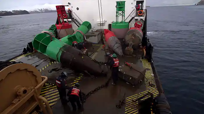 巨大ブイ／掘削機ほか