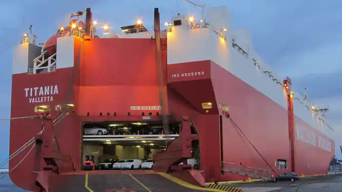 スーパーヨット